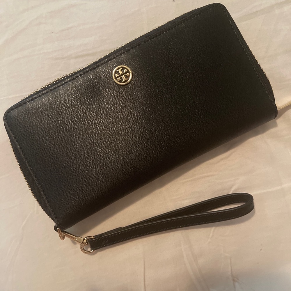Tory Burch wallet